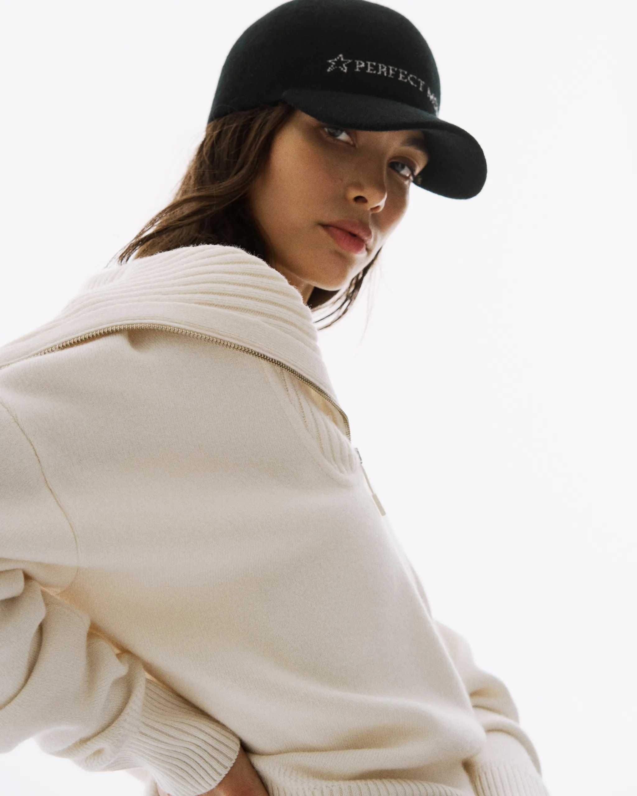 Faux Shearling Bucket Hat | Perfect Moment display picture 3